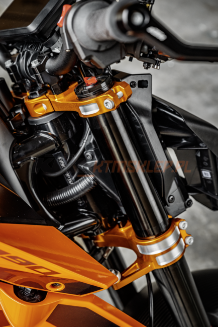 FACTORY TRIPLE CLAMP