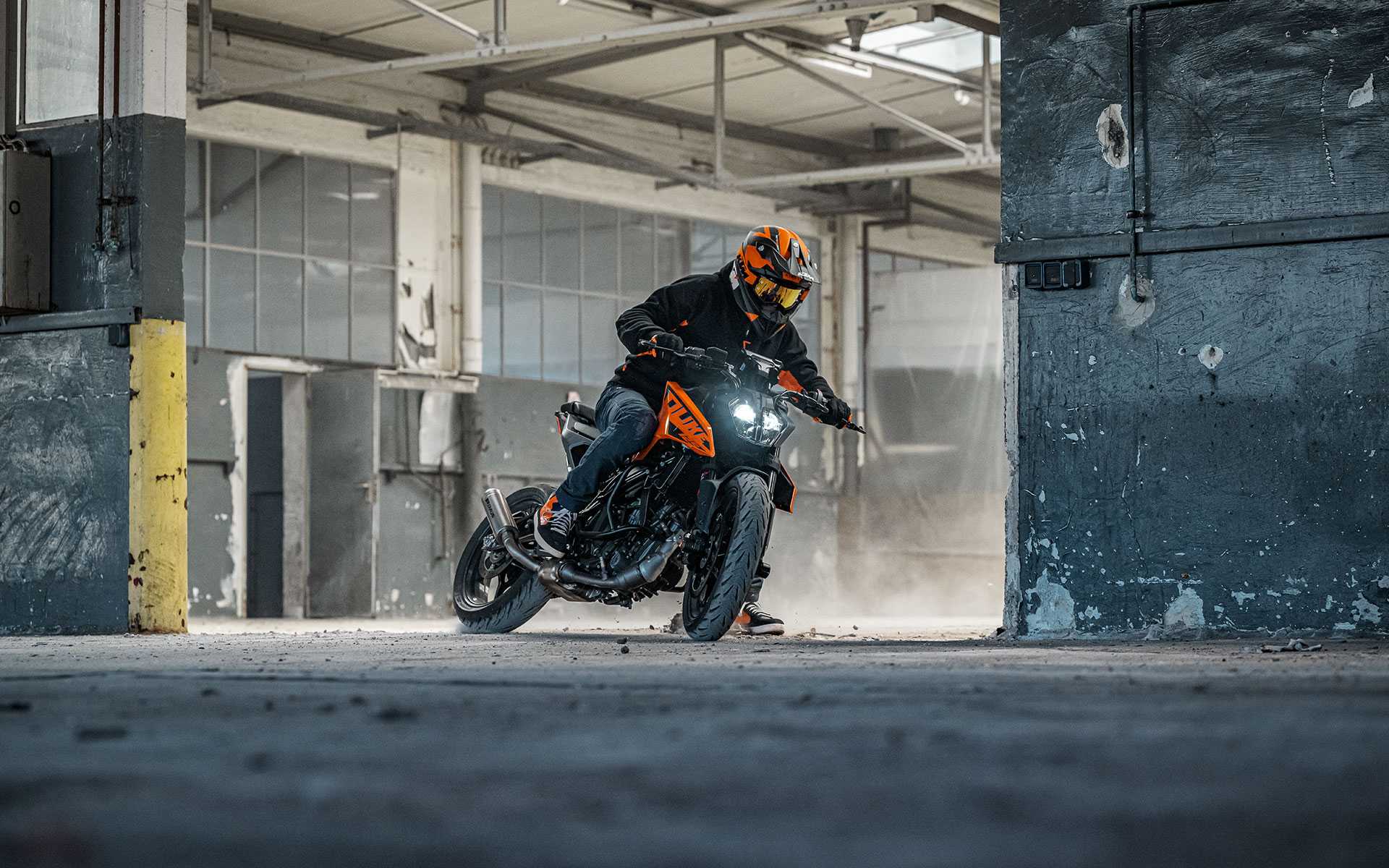 KTM 125 DUKE ORANGE 2024