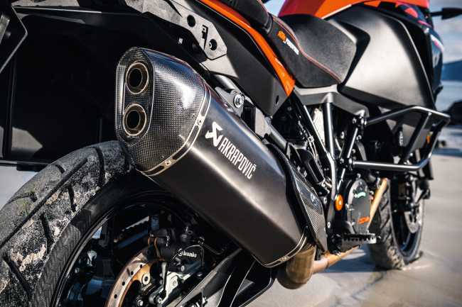 TŁUMIK AKRAPOVIC 'SLIP-ON LINE'