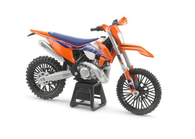 MODEL MOTOCYKLA 300 EXC MY22