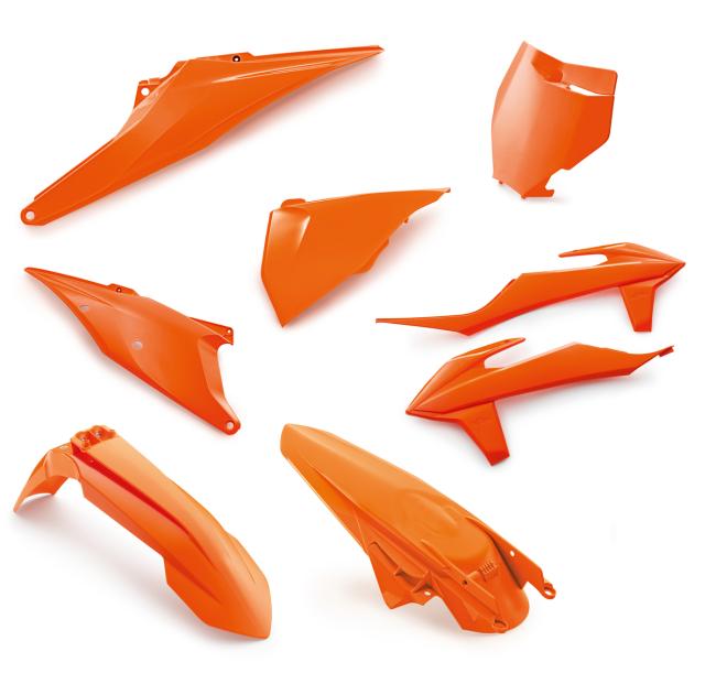 KOMPLET PLASTIKÓW